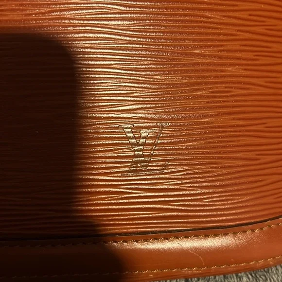 Louis Vuitton Brown Epi Lussac Shoulder Bag - Picture 2 of 11